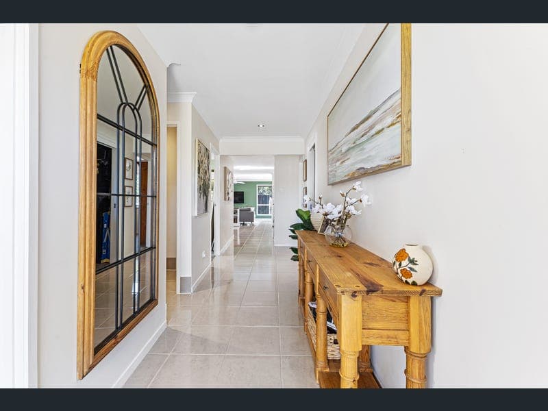 4 Denham Crescent, North Lakes — photo 1 of 5