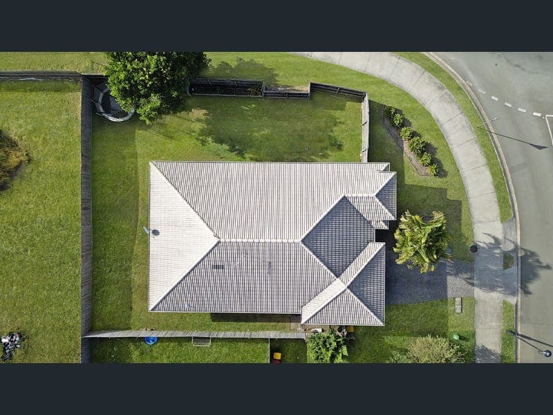 2 Lachlan Street, Gleneagle — photo 1 of 5
