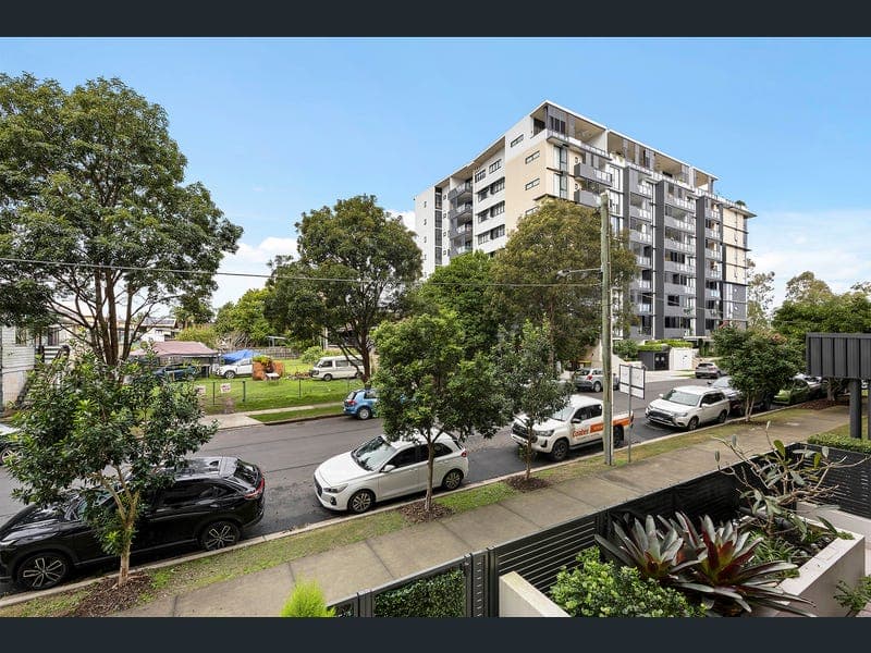 48/9 Flora Street, Stones Corner — photo 1 of 5