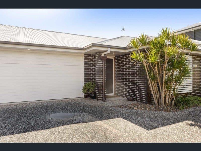 2/310A Hume Street, Centenary Heights — photo 1 of 5