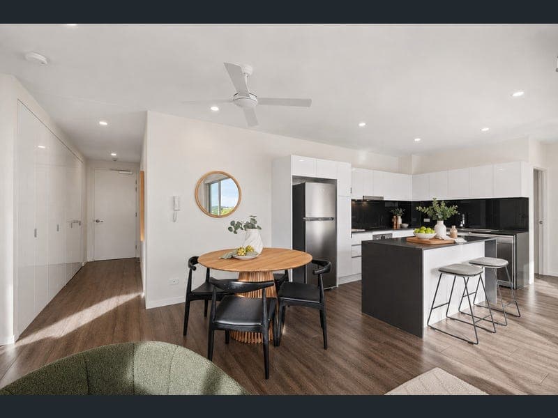 454/986 Wynnum Road, Cannon Hill — photo 1 of 5