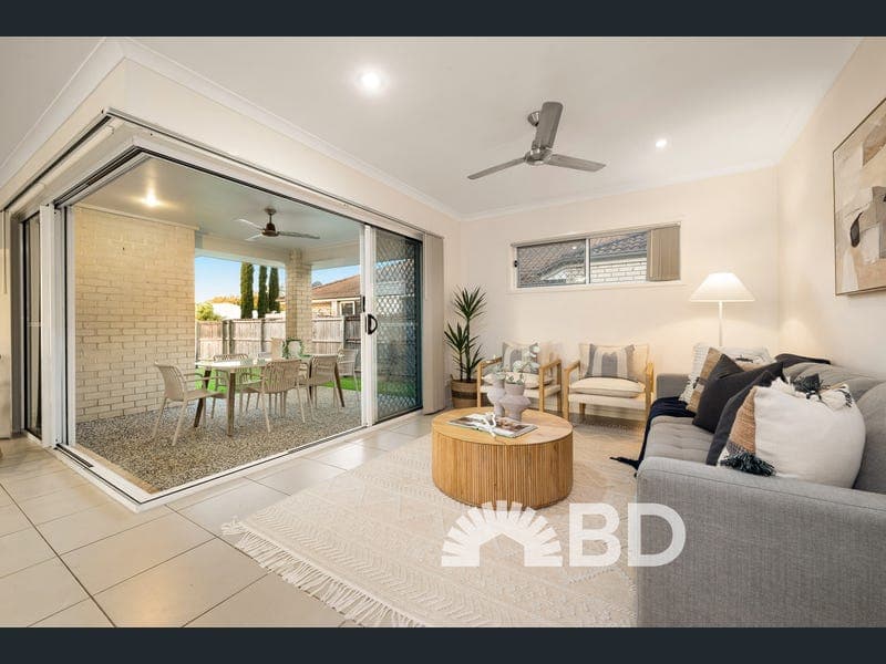 8 Corymbia Close, Narangba — photo 1 of 5