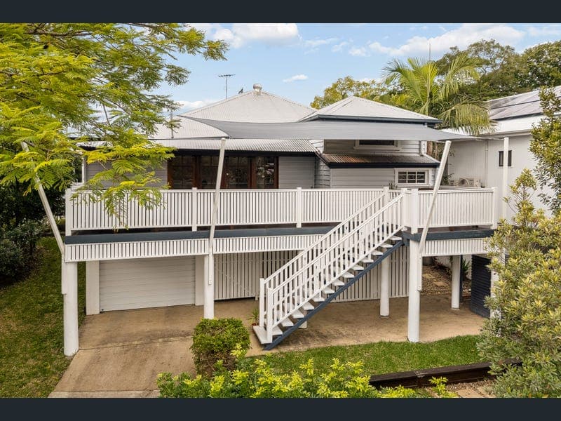 54 Ashgrove Crescent — photo 1 of 5
