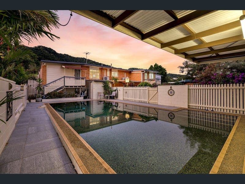 49 Hillview Crescent, Whitfield — photo 1 of 5
