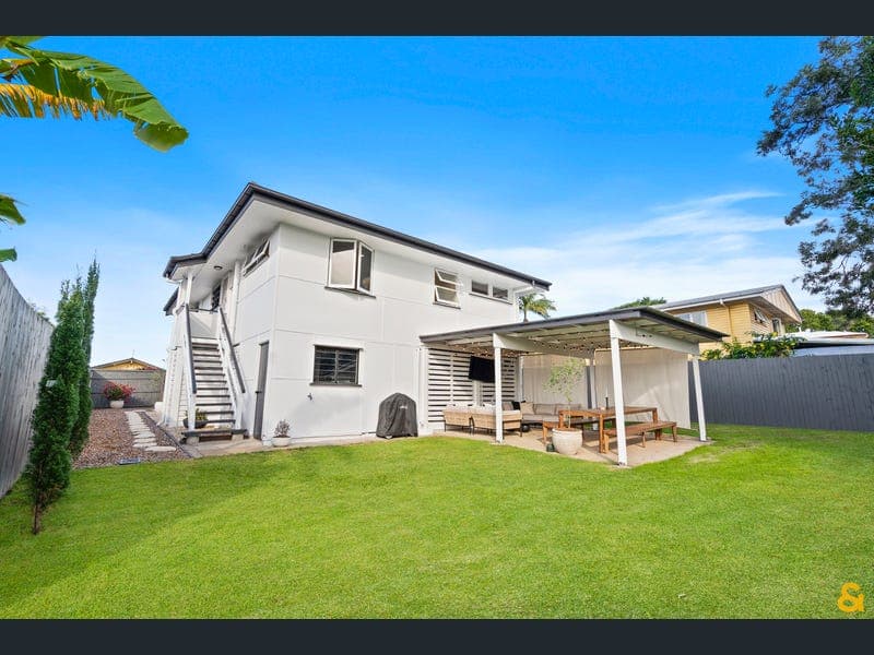 28 Gateway Street, Wynnum West — photo 1 of 5