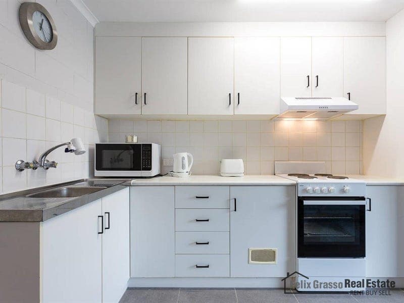 7/2 McPherson Street, Edge Hill — photo 1 of 5