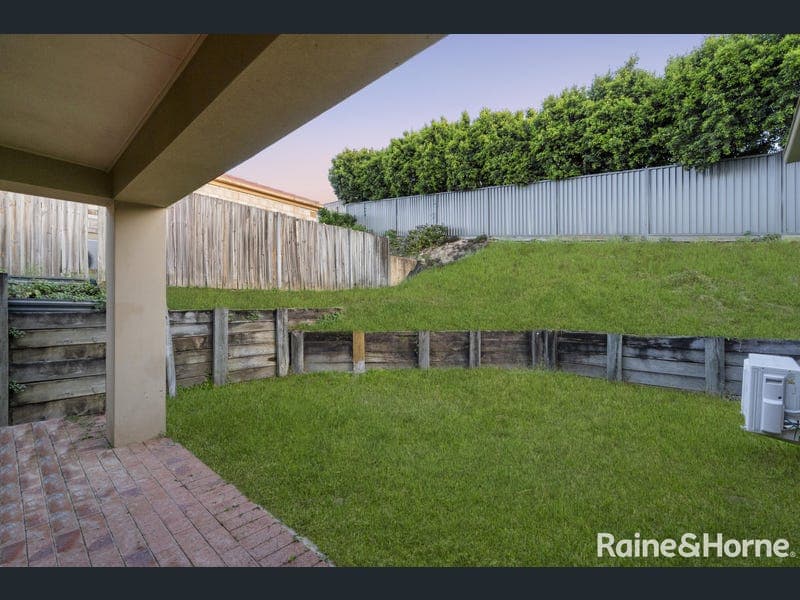 27/24 Amsonia Court, Arundel — photo 1 of 5