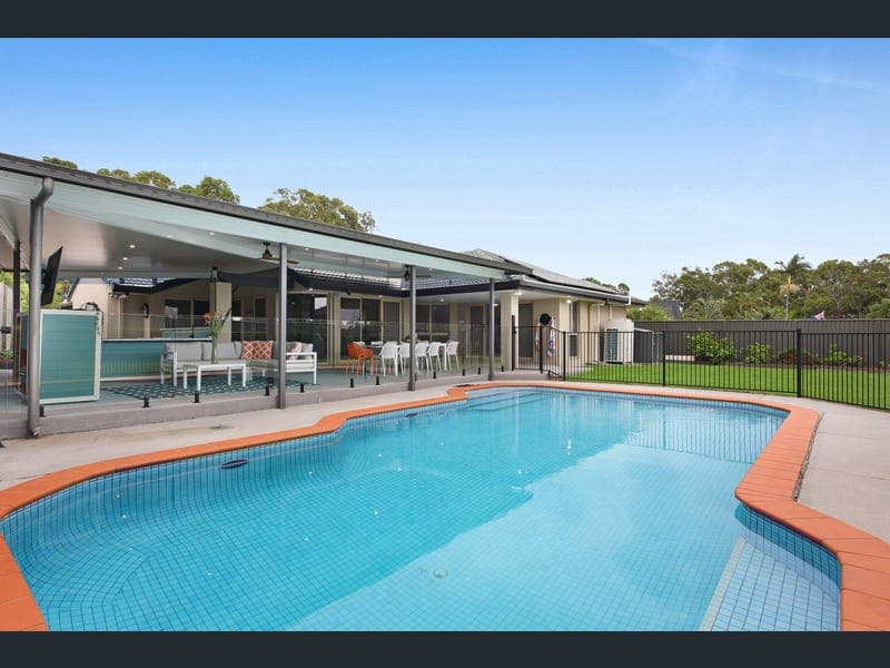 16 Collingwood Avenue, Robina — photo 1 of 5