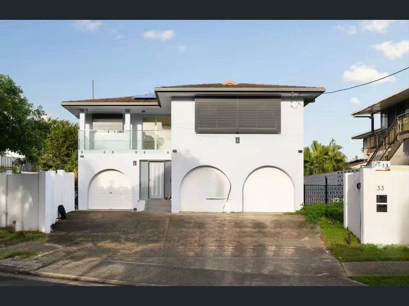 33 Sunrise Boulevard, Surfers Paradise — photo 1 of 5