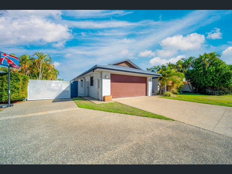 3 Downs Court, Emerald — photo 1 of 5
