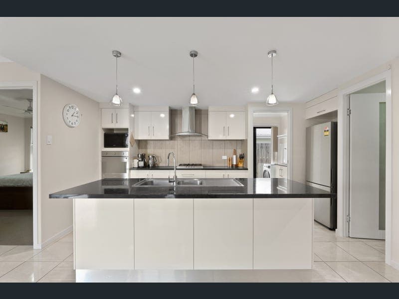 91 Oldmill Drive, Beaconsfield — photo 1 of 5