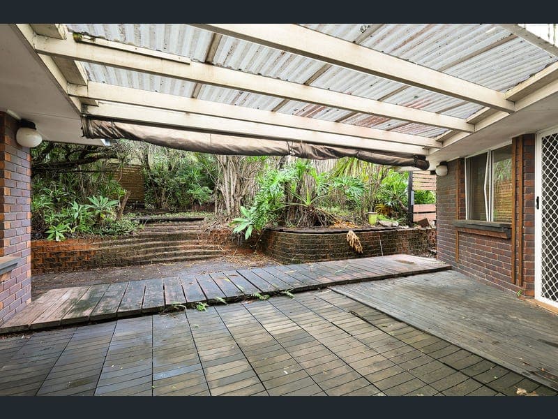 8 Kenley Court, Carrara — photo 1 of 5
