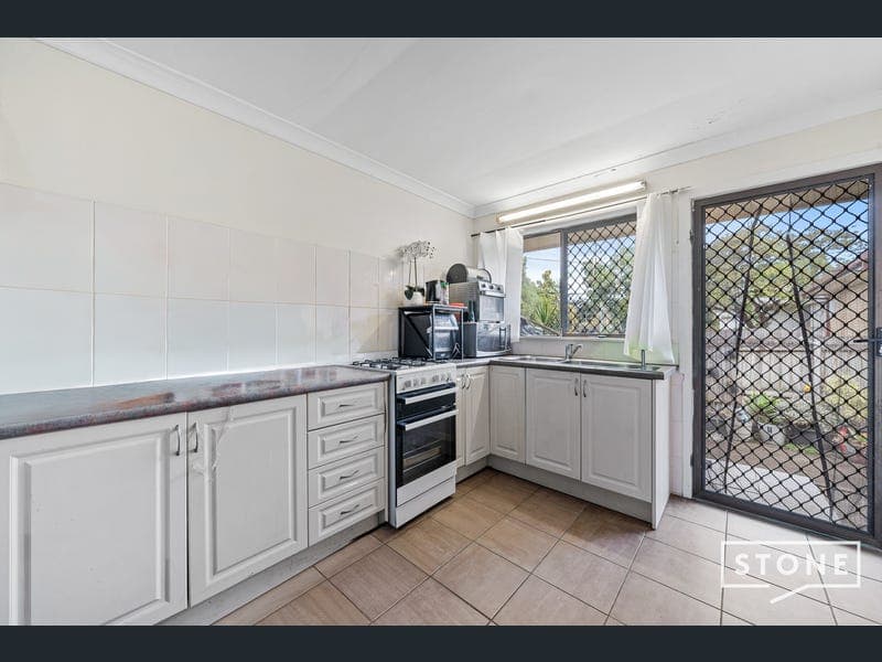 1/80 Ewing Road, Woodridge — photo 1 of 5