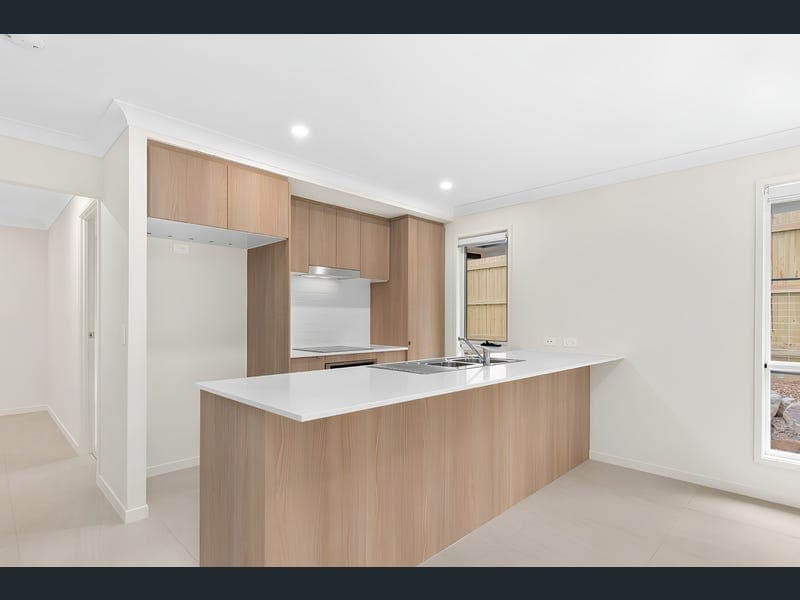 27 Niles Court, Bahrs Scrub — photo 1 of 5