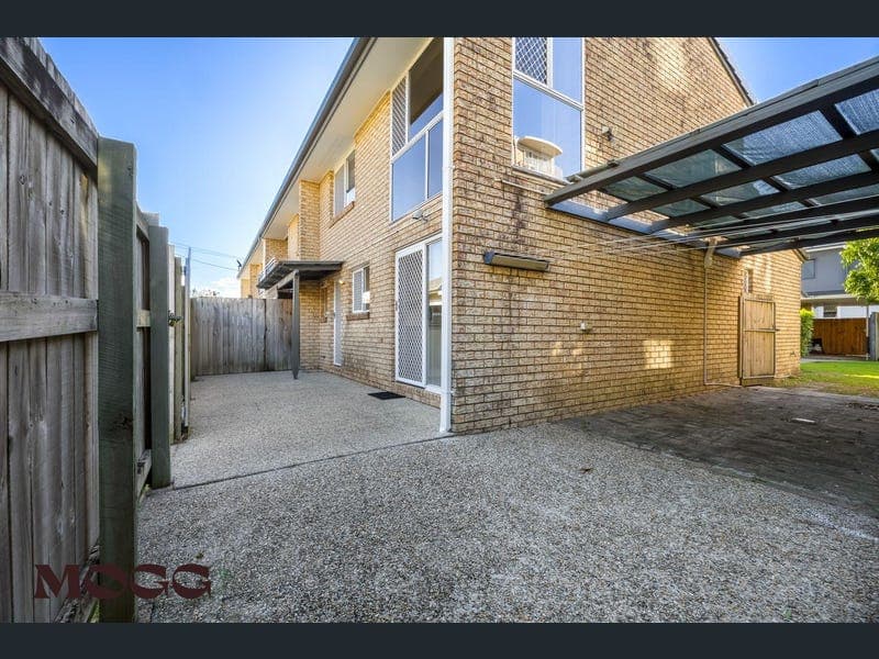 4/61 Taylor Avenue, Golden Beach — photo 1 of 5