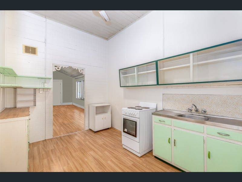 36 Hilton Road, Gympie — photo 1 of 5
