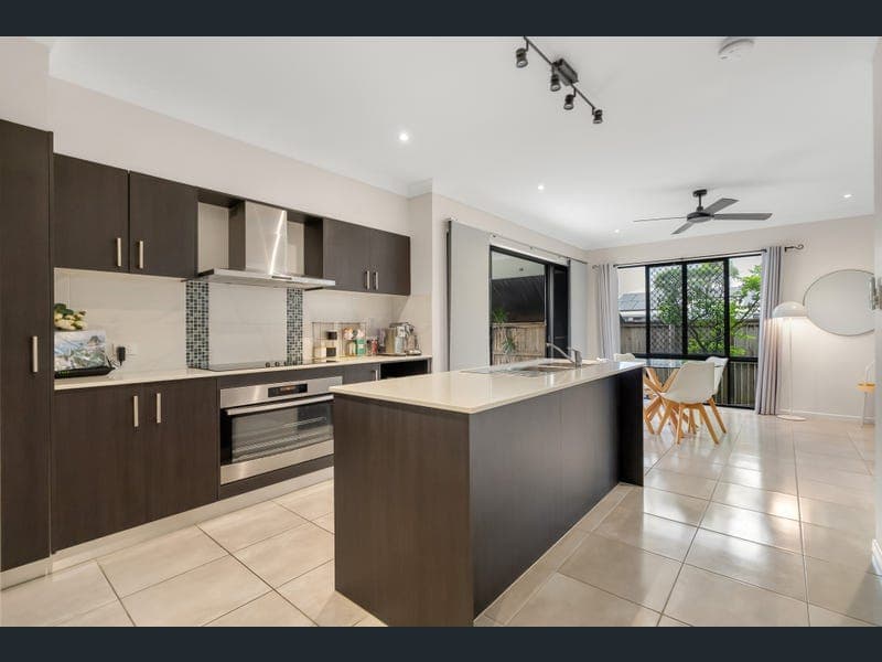 10 Coxwain Place, Trinity Beach — photo 1 of 5