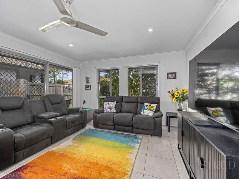 49 Glorious Promenade, Redbank Plains — photo 1 of 5