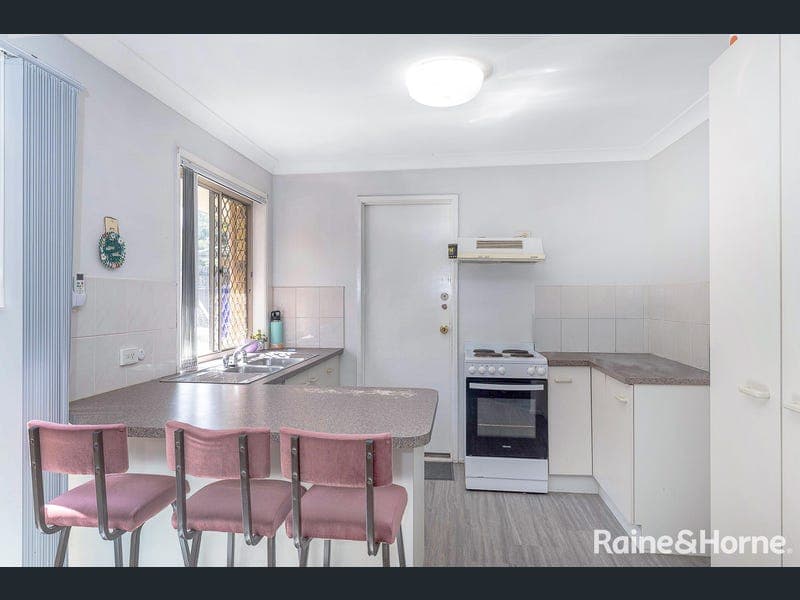 56 Berkley Drive North, Browns Plains — photo 1 of 5