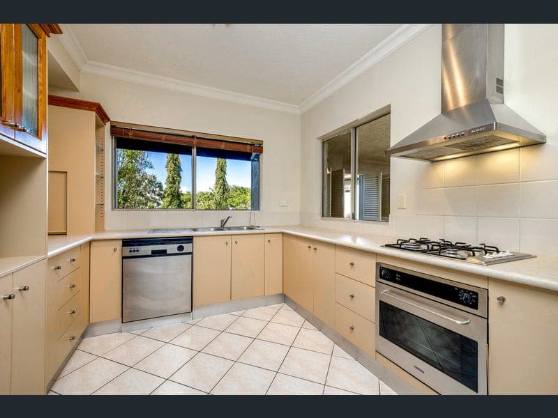1215/2-10 Greenslopes Street, Cairns North — photo 1 of 5