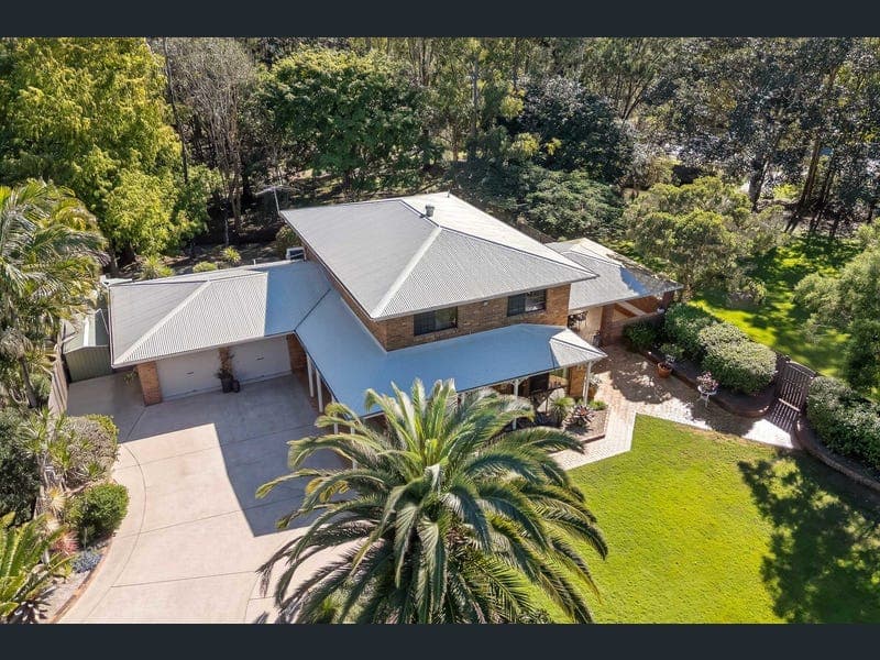 47 Tetragona Drive, Arana Hills — photo 1 of 5