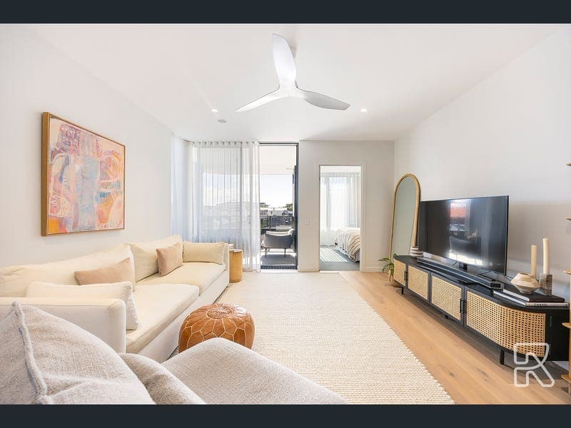 303/28 Austin Street, Newstead — photo 1 of 5
