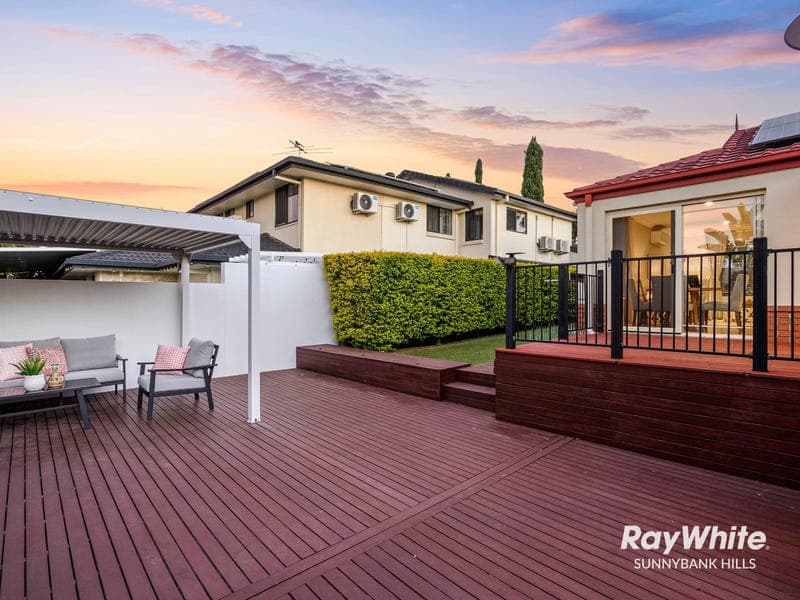 44 Sunflower Crescent, Calamvale — photo 1 of 5