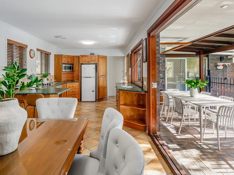31 Chaplin Street, Stafford Heights — photo 1 of 5