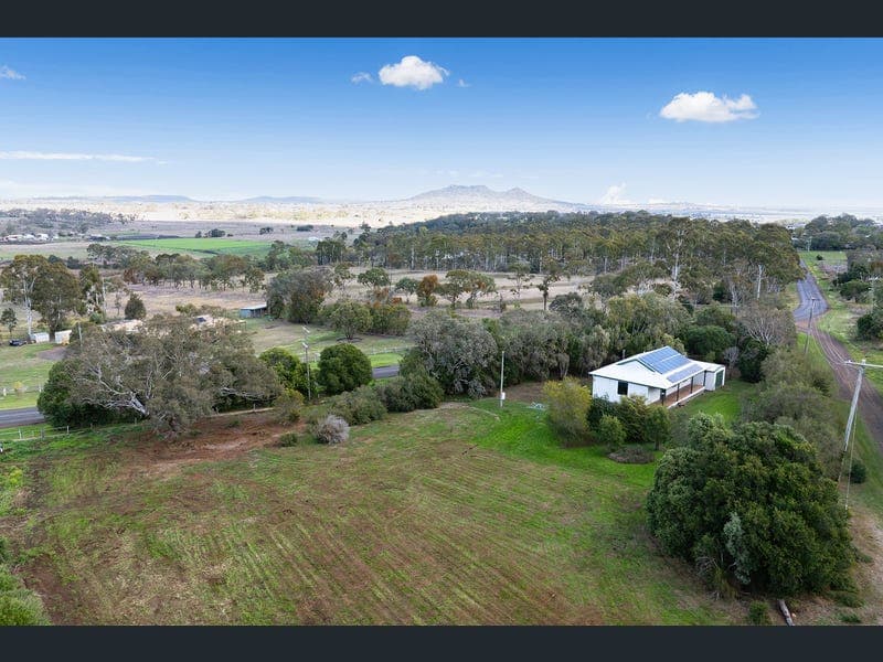 8 Magpie Lane, Gowrie Junction — photo 1 of 5