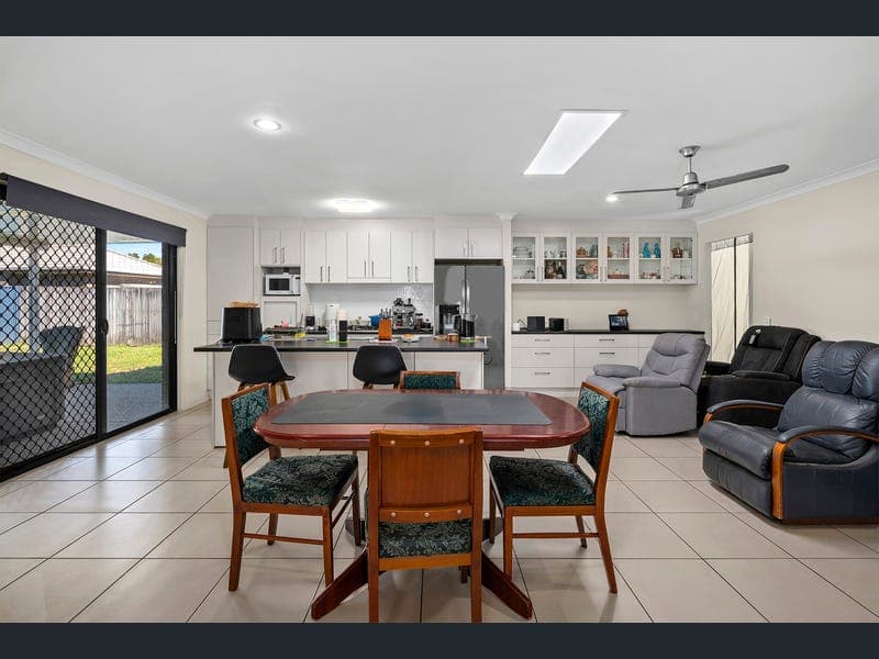 11 Jan Court, Caboolture — photo 1 of 5