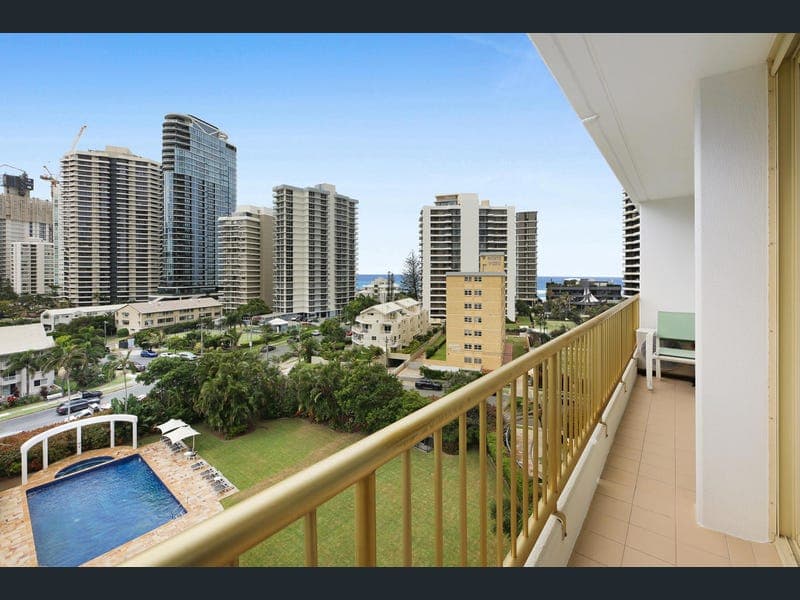 82/1 Serisier Avenue, Main Beach — photo 1 of 5