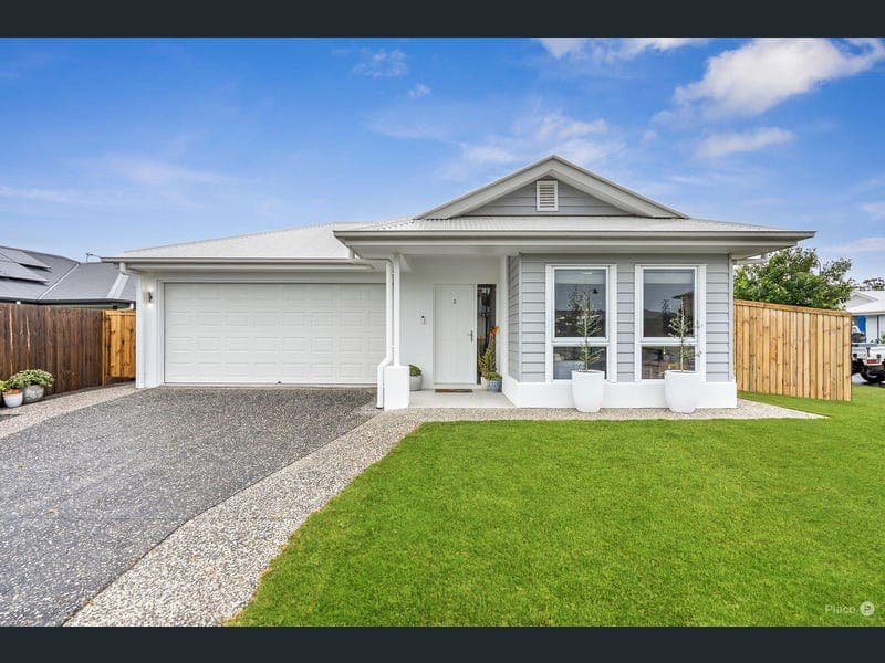 2 Magnetic Street, Burpengary East — photo 1 of 5