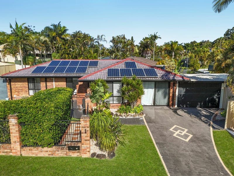 1 Travis Lane, Carrara — photo 1 of 5