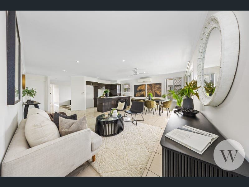84 Fern Parade, Griffin — photo 1 of 5
