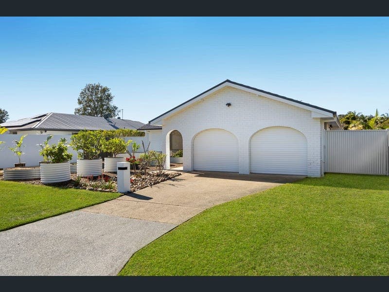 20 Cormack Place, Currumbin Waters — photo 1 of 5