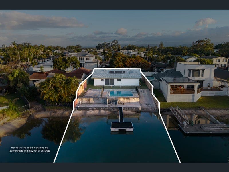 3 Buena Vista Court, Broadbeach Waters — photo 1 of 5