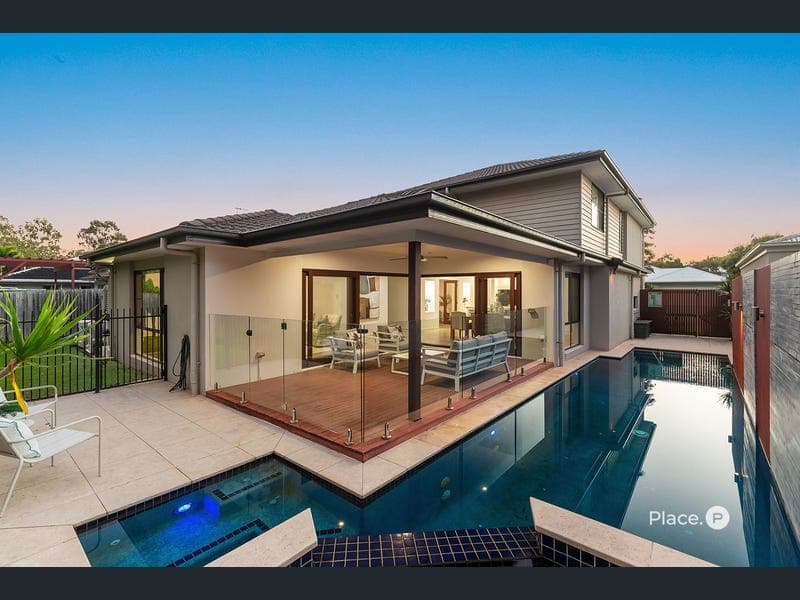 88 Watervale Parade, Wakerley — photo 1 of 5