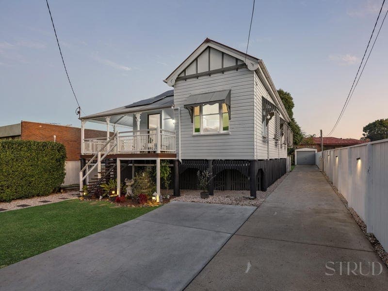17 Sloman Street, Booval — photo 1 of 5