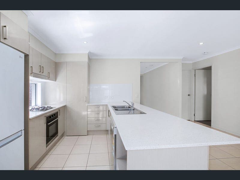 27 Champion Crescent, Griffin — photo 1 of 5