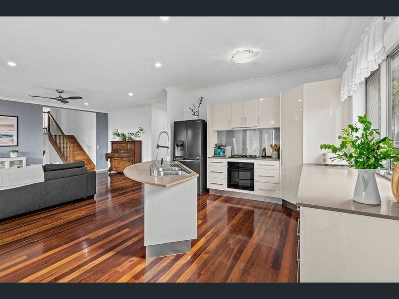 17 Evergreen Street, Mitchelton — photo 1 of 5