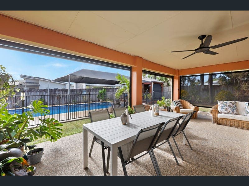 27 Reef Drive, Sarina — photo 1 of 5
