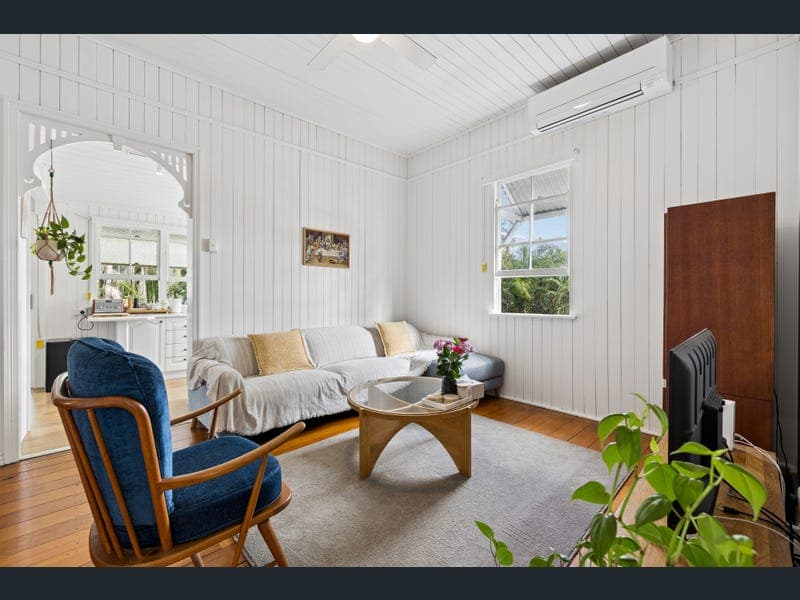 10 Accession Street, Bardon — photo 1 of 5