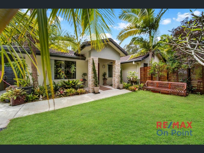 8 Mooroondu Street, Coochiemudlo Island — photo 1 of 5