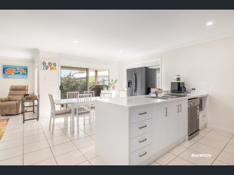 37 Palaszczuk Avenue, Collingwood Park — photo 1 of 5