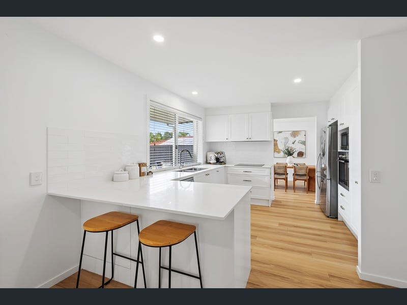 18 Shepton Crescent, Mudgeeraba — photo 1 of 5