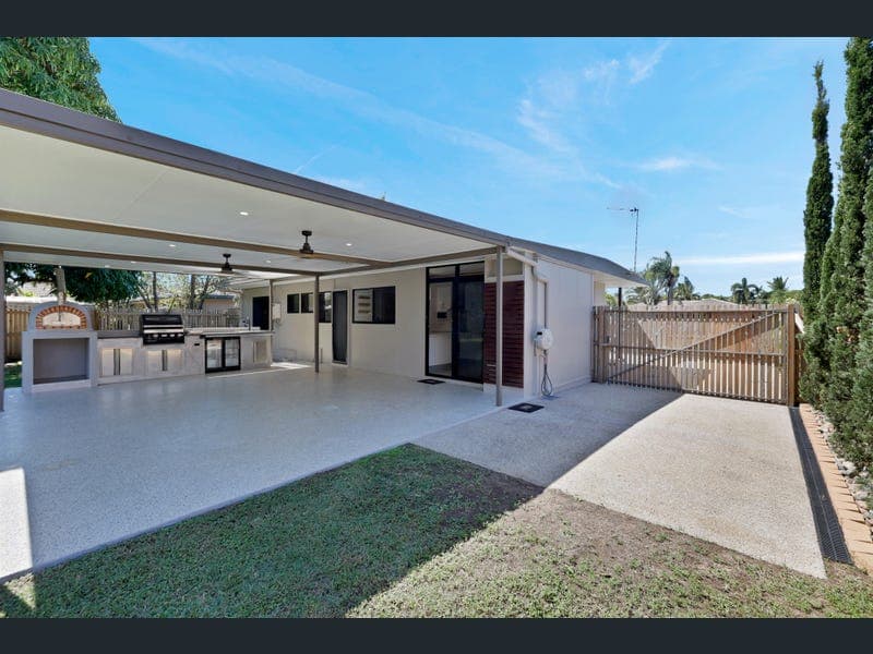 64 Pacific Drive, Blacks Beach — photo 1 of 5