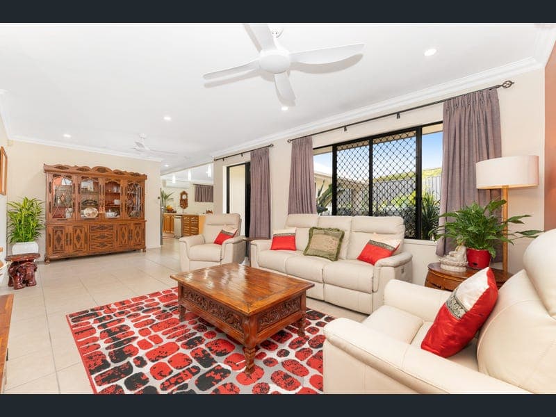 8 Kato Place, Mount Louisa — photo 1 of 5
