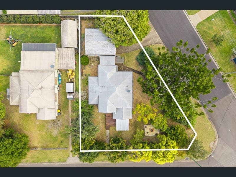 56 Moreton Street, Maryborough — photo 1 of 5