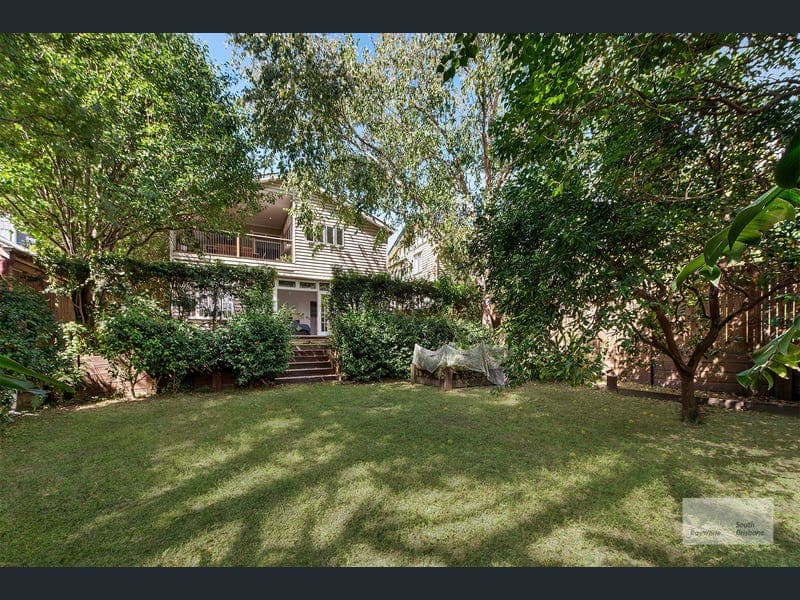9 Colton Street, Highgate Hill — photo 1 of 5