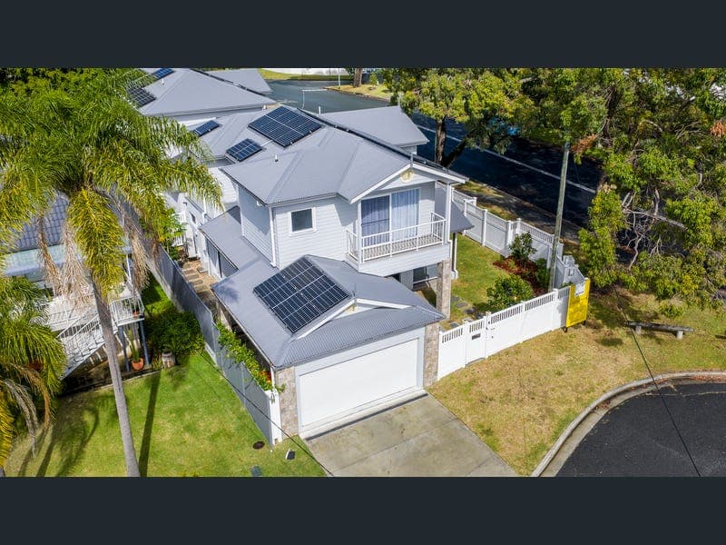108 Bamboo Avenue, Benowa — photo 1 of 5